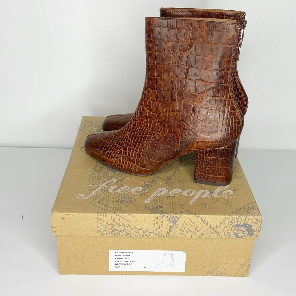 Free People Boots Cecile Brown Croc Chunky Heel Ankle Size 7 US 37 EU